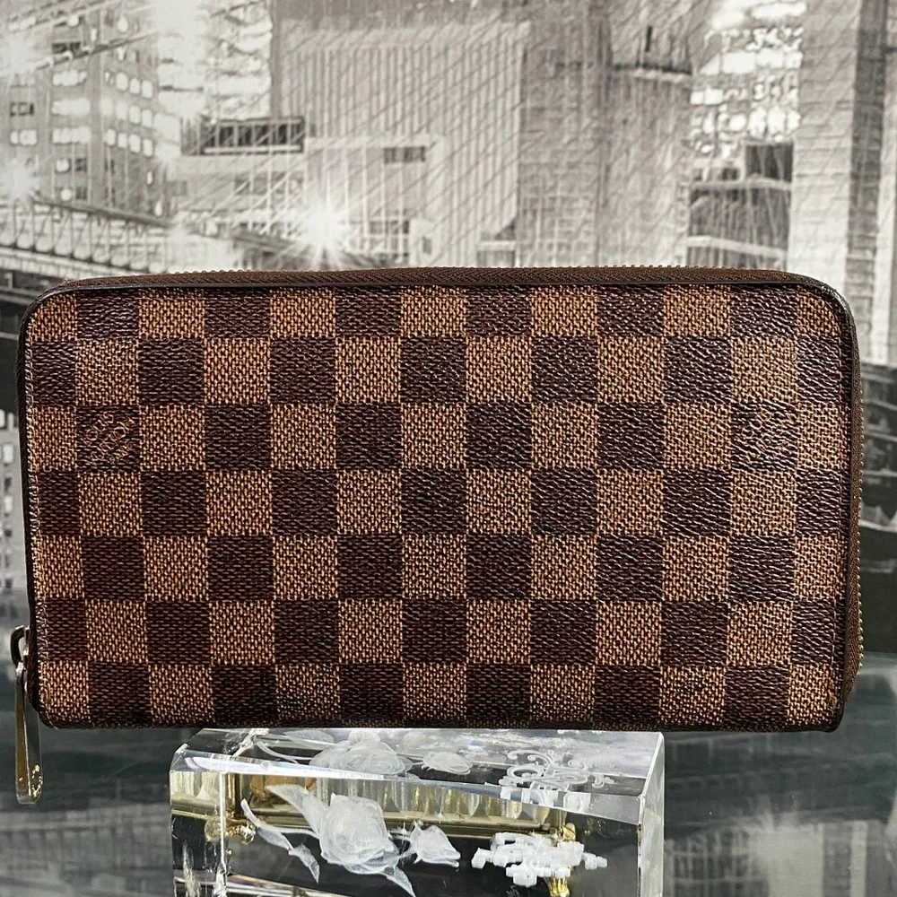 Authentic Rare Louis Vuitton Damier Organizer Zippy Wallet